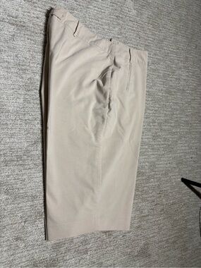 Classic Women's Capris in Light Beige